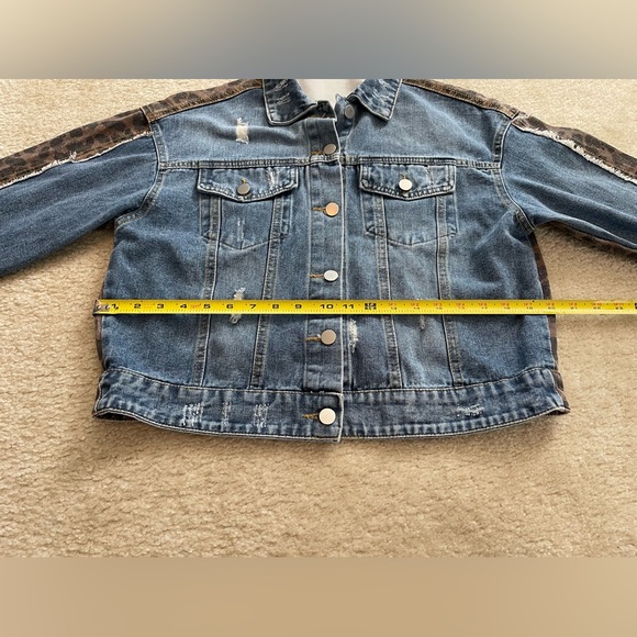 Blue B Collection - Blue Jean Denim Jacket w/ Leopard Print - Size: Medium - Picture 5 of 6